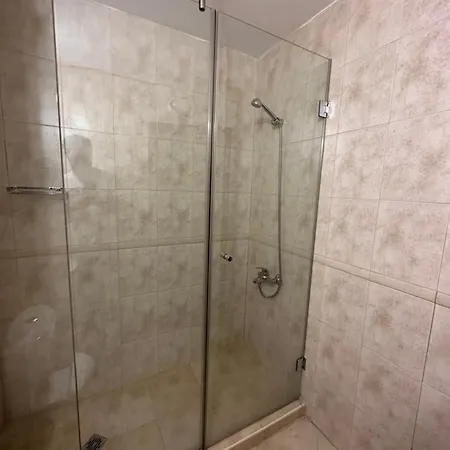 In - Out Kosara Apartament *