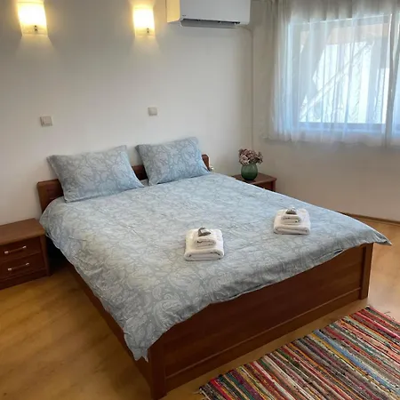 In - Out Kosara Apartment *