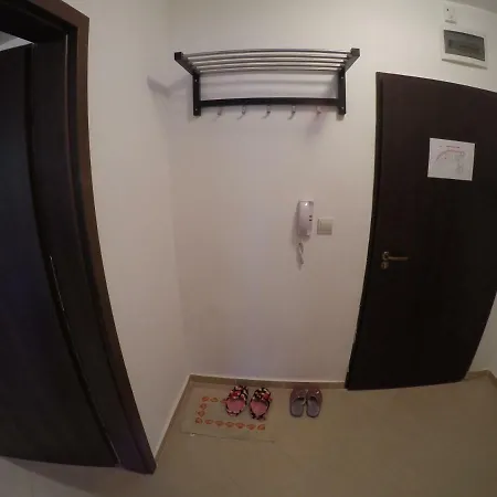 In - Out Kosara Apartment *